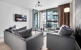 Luxury City Centre Apartment - 2 Bedroom - Balcony - Top Rated - 377P